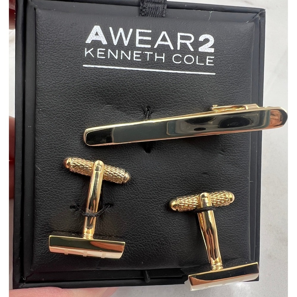 AWEAR2 Kenneth Cole Cufflinks & Tie Bar Set Men's Gold Tone Barrel Grid NIB